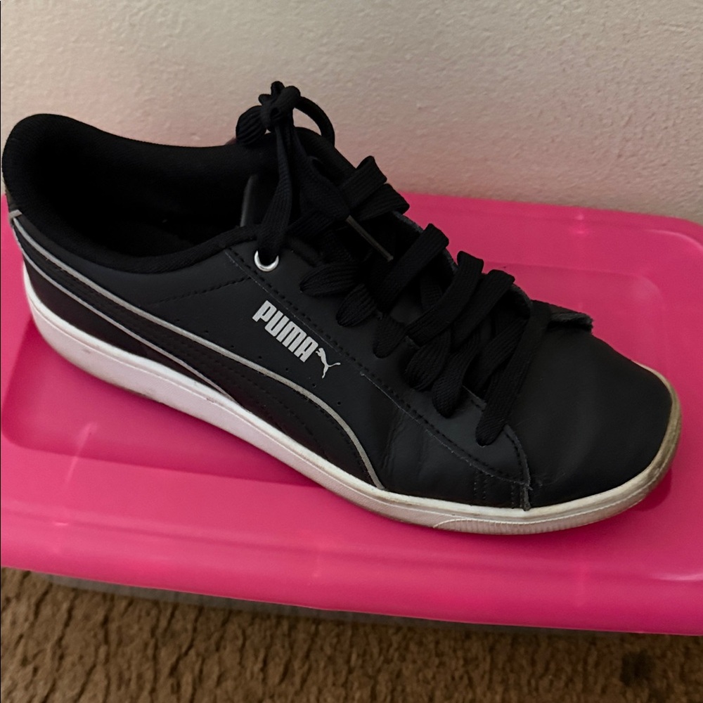 Puma Women's Black and White Sneakers